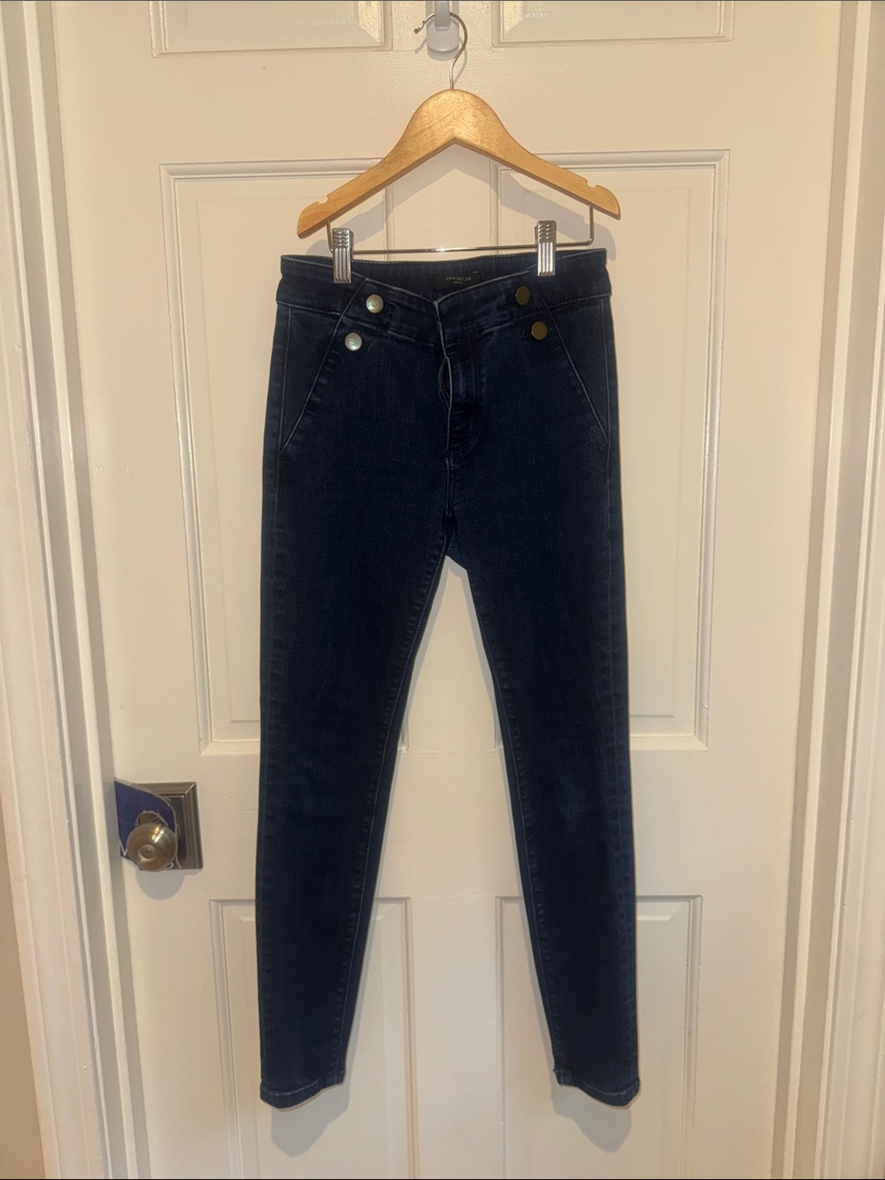 Ann Taylor Dark Navy Jeggings with Button Accents size 2P